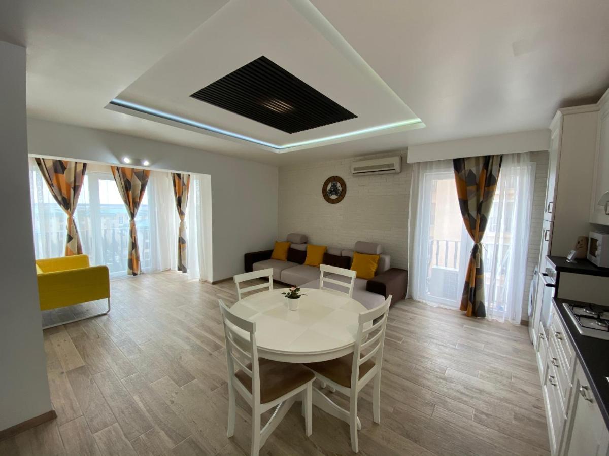 Sunny Deluxe Apartment Cosmopolis Stefanestii de Jos Luaran gambar