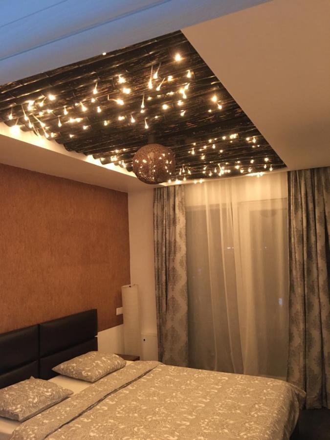Sunny Deluxe Apartment Cosmopolis Stefanestii de Jos Luaran gambar