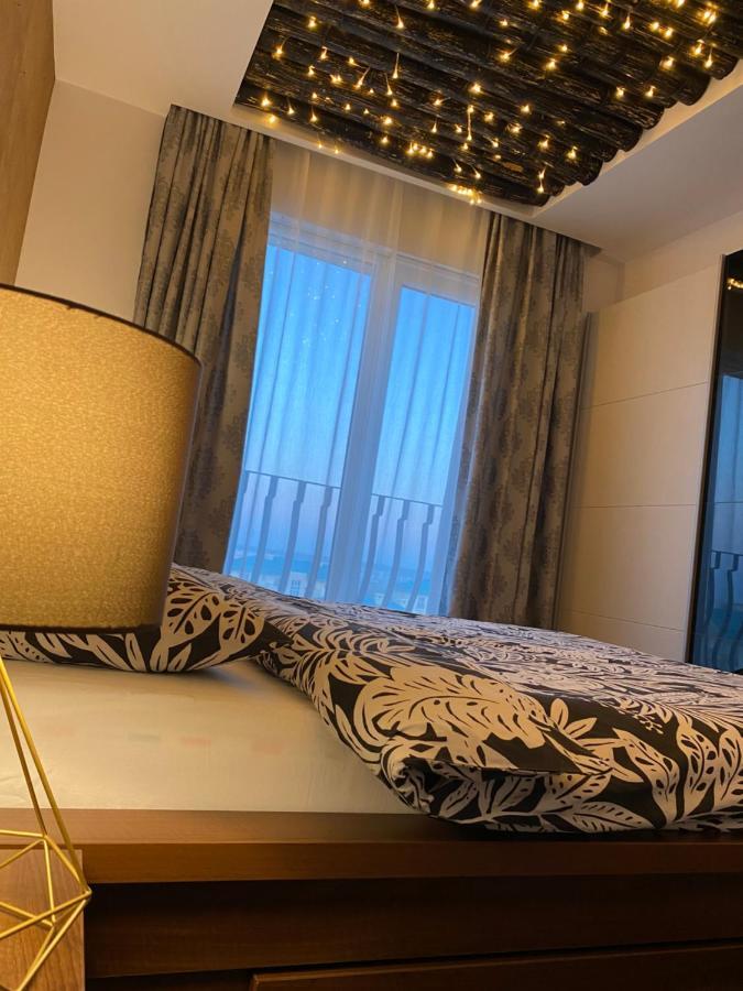 Sunny Deluxe Apartment Cosmopolis Stefanestii de Jos Luaran gambar